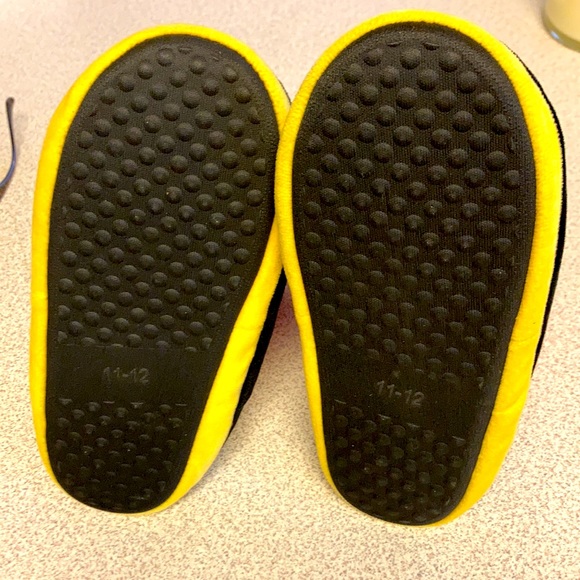 Disney Kids Slippers 11-12 - Picture 6 of 7